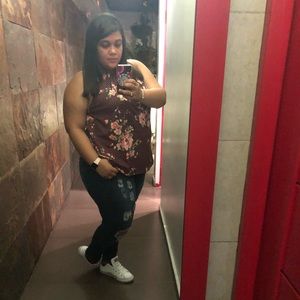 Meet your Posher, Rosalia